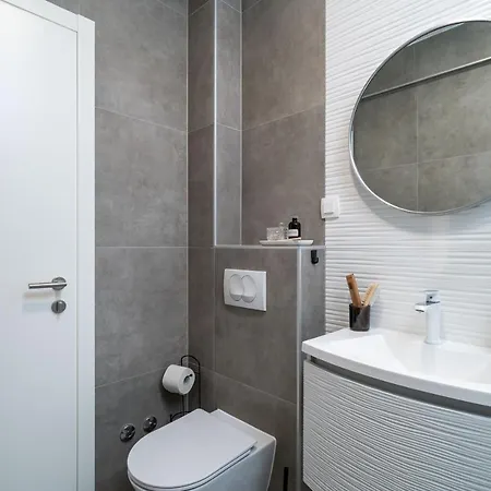 Olive Family House מליני