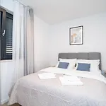 Olive Family House Apartamento Mlini
