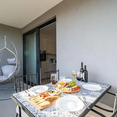 Olive Family House Apartment Mlini