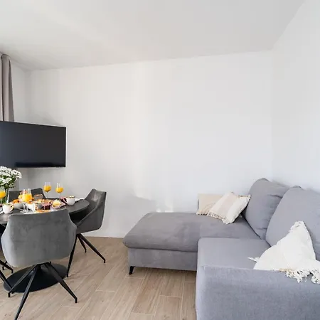 Olive Family House * Mlini