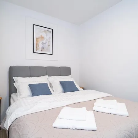 Apartment Olive Family House Mlini