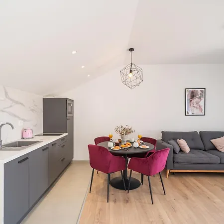 Apartment Olive Family House Mlini